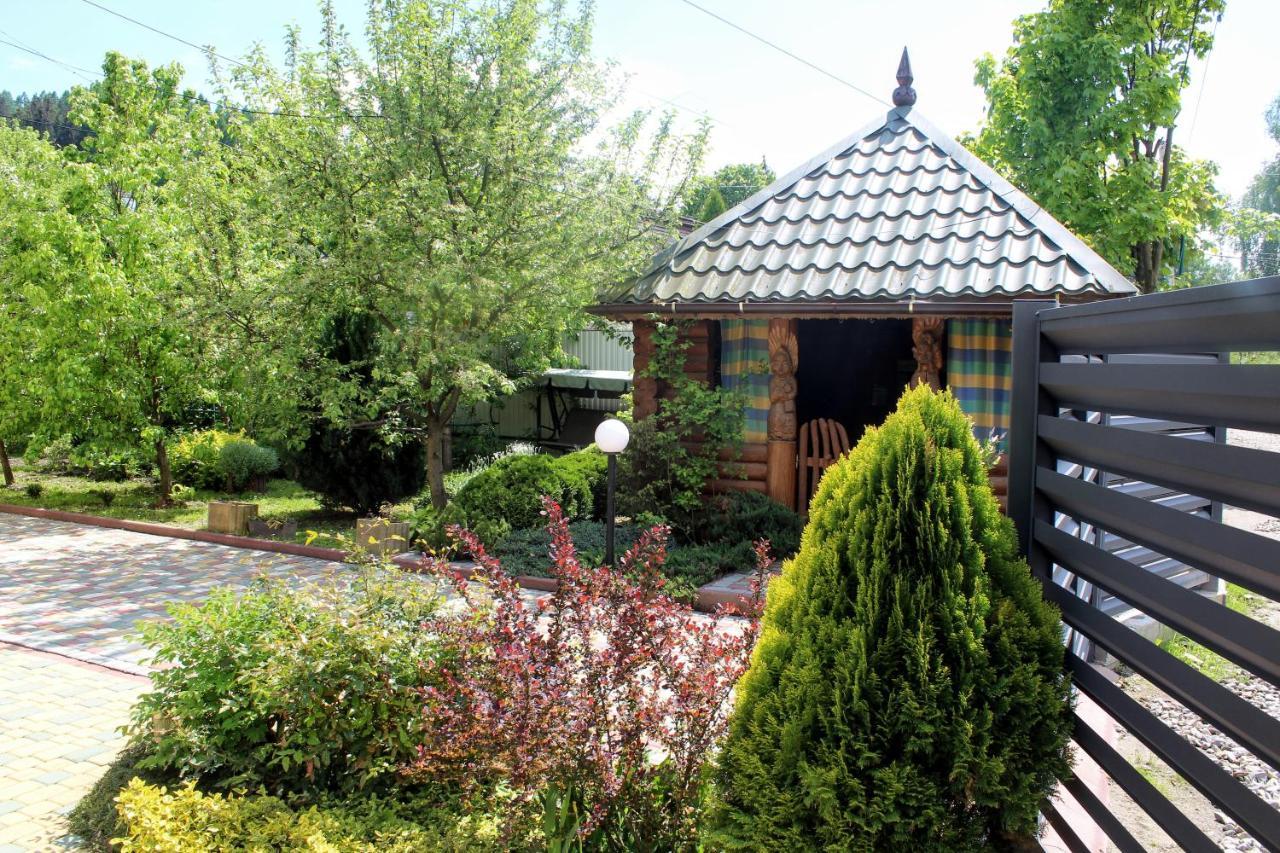 Затишний Міні-Готель "Rosky" Yasinia Exterior foto