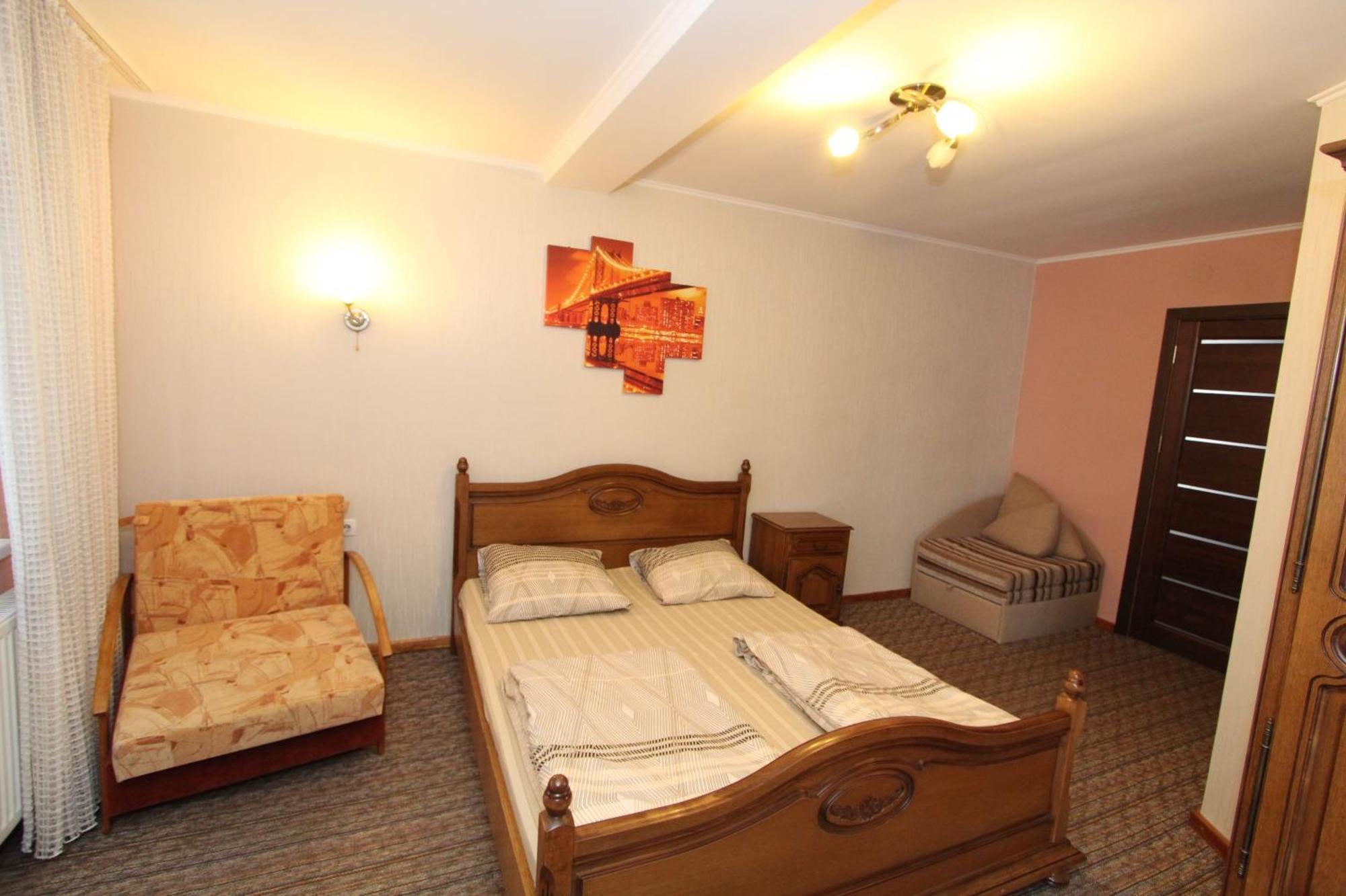 Затишний Міні-Готель "Rosky" Yasinia Quarto foto